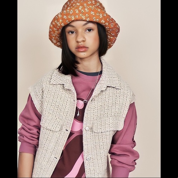 Meet your Posher, Skyler Marie - Picture 14 of 16